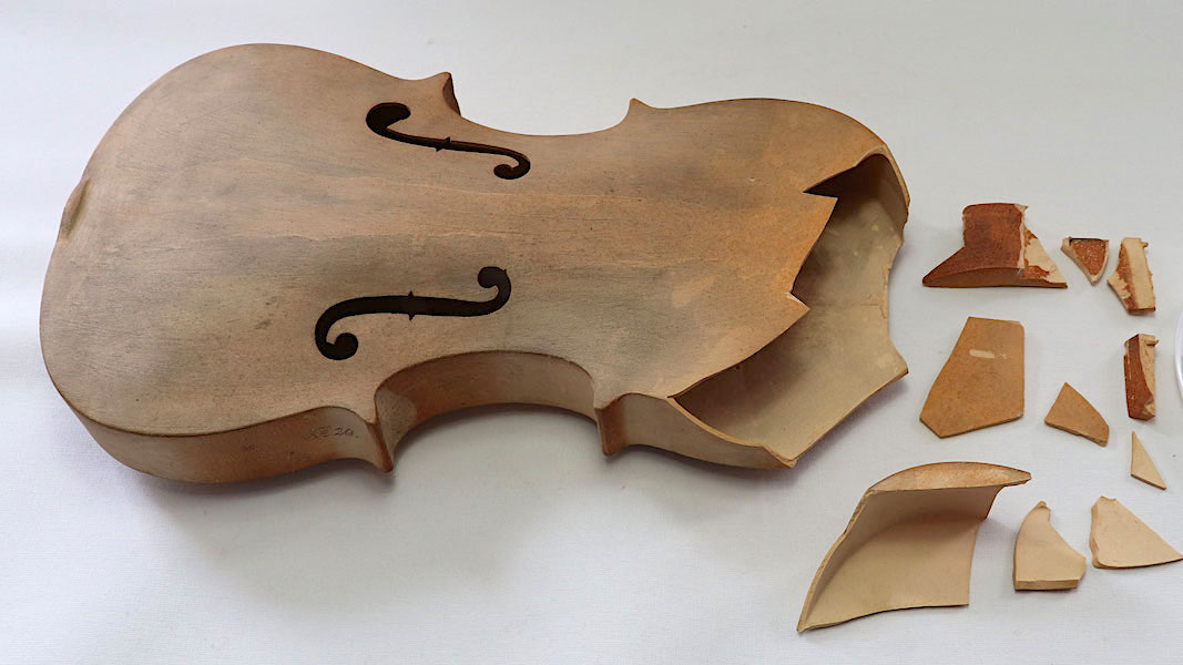Geige Keramik